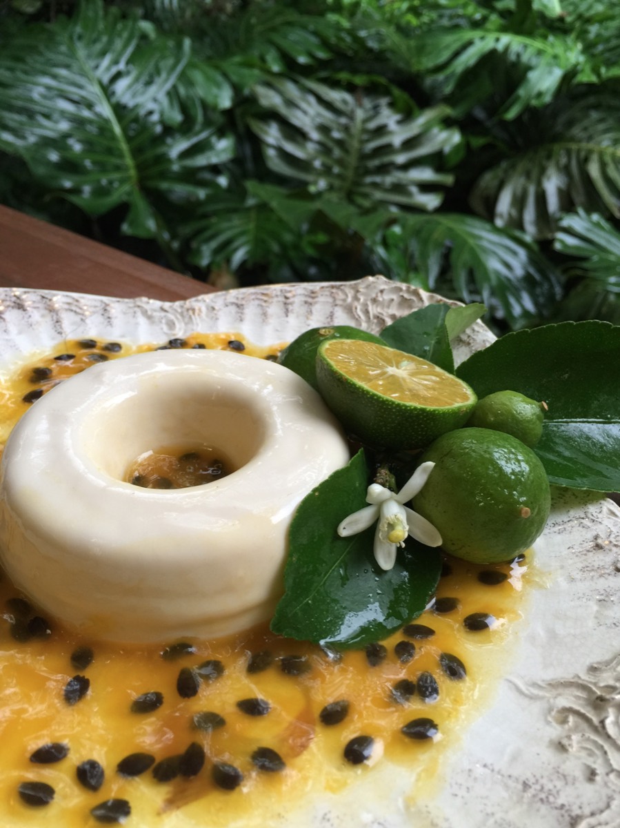 Pudim de Baunilha com Calda de Maracujá